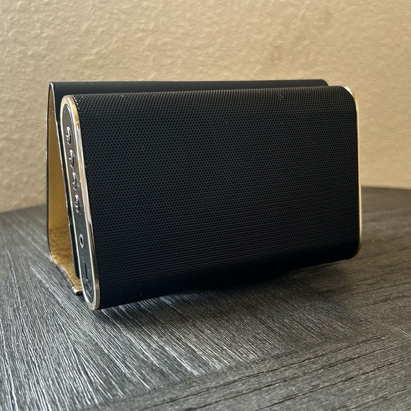 Kate Spade NY | Portable | Wireless | Bluetooth Speaker | Gold - Picture 13 of 15